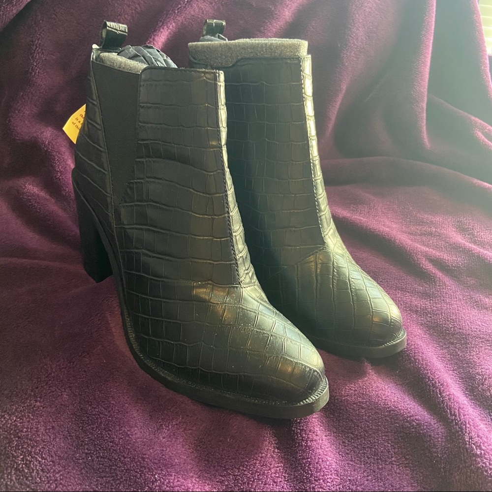 Black Sole Diva Booties
